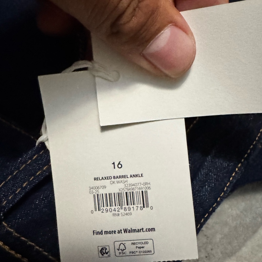 Free Assembly Women's  Barrel Ankle Jeans - Picture 9 of 9